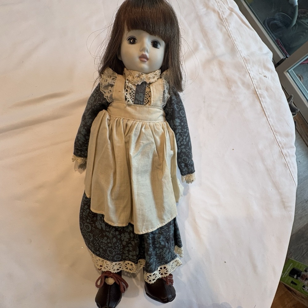 Vintage 1970s Porcelain Musical Doll Monsieur Giraud 15" Music: Love Story